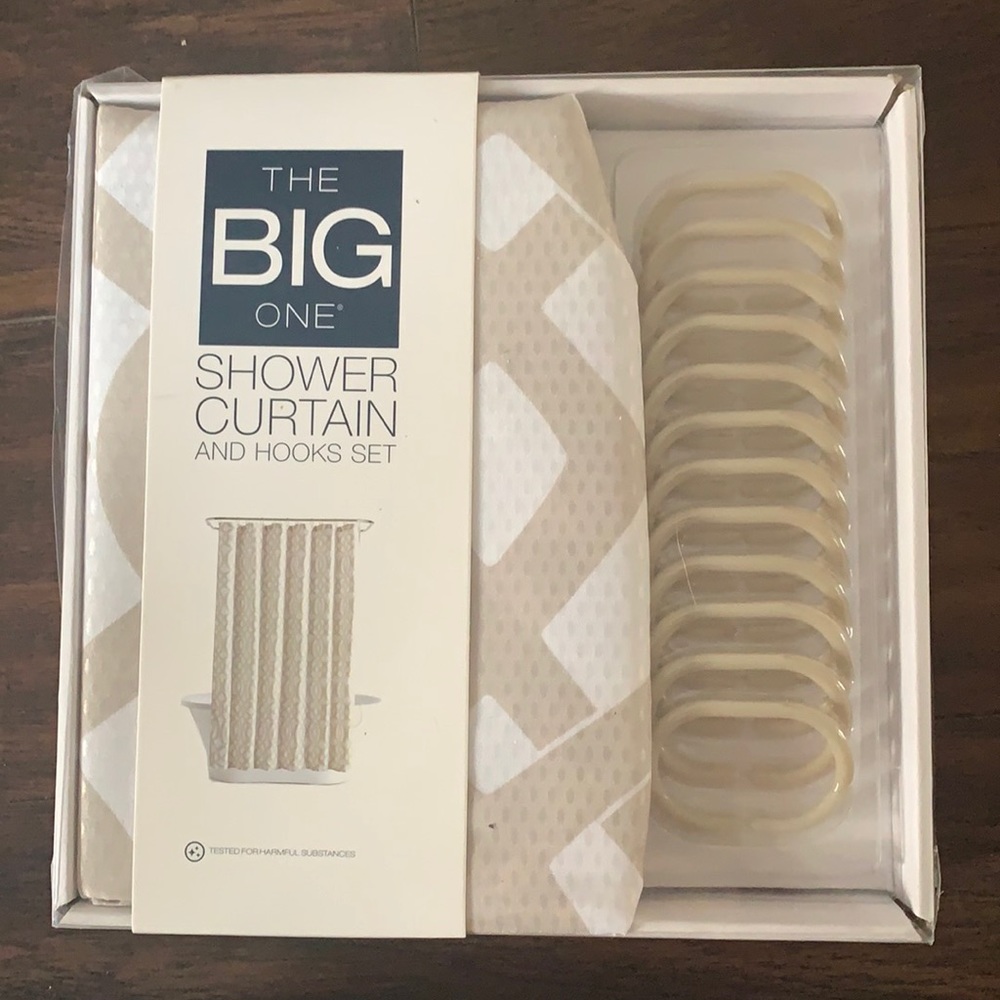 Shower curtain set